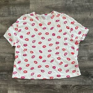 Zara White Tee with Red and Pink Lips Design 💋